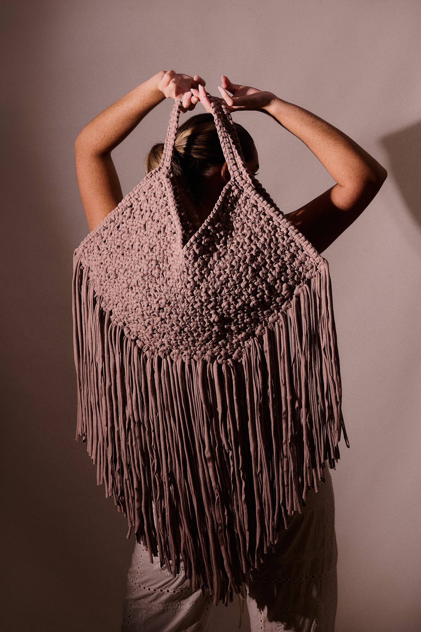 The maxi ikigai tote in mocha