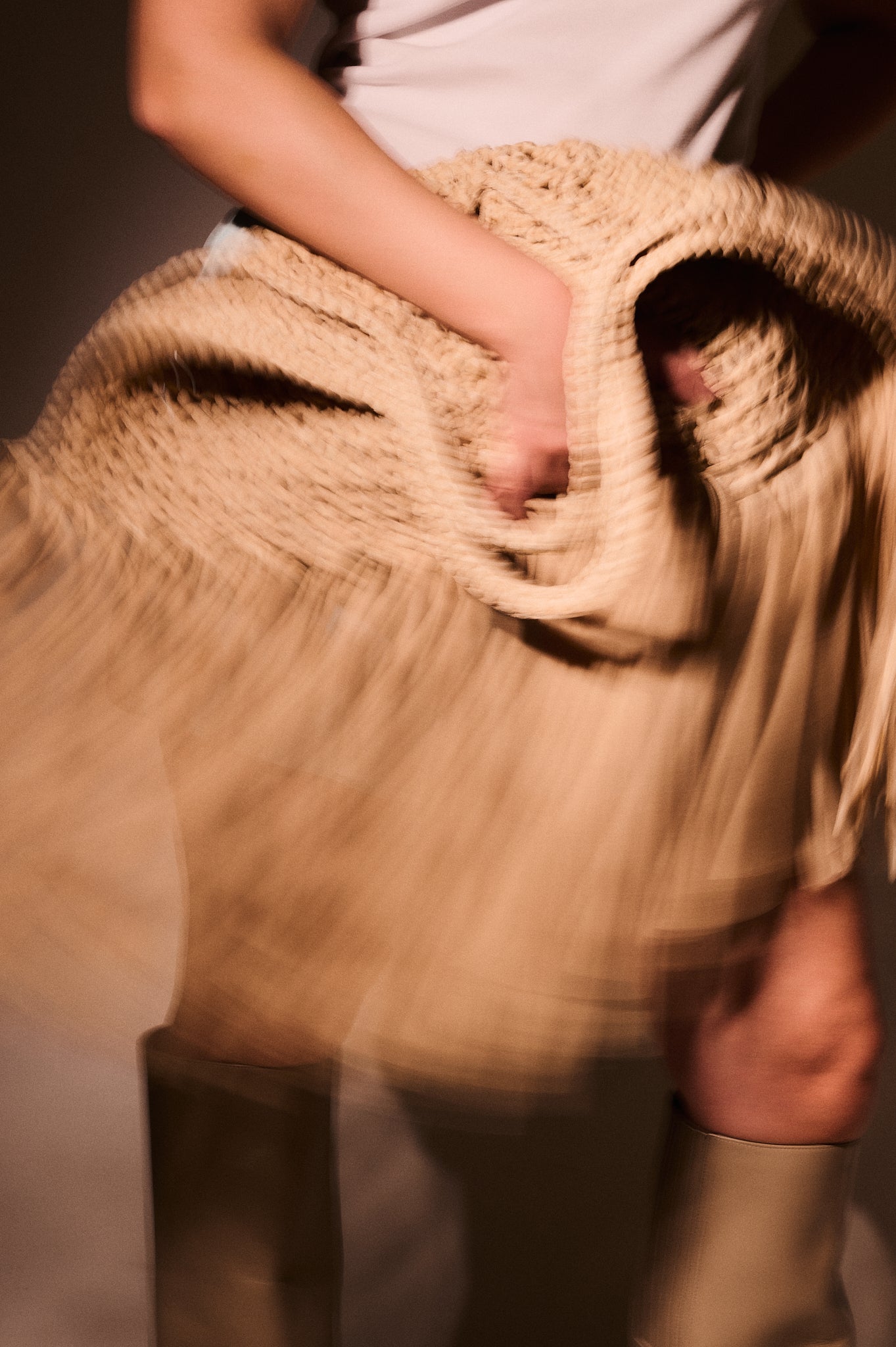 The maxi ikigai tote in caramel